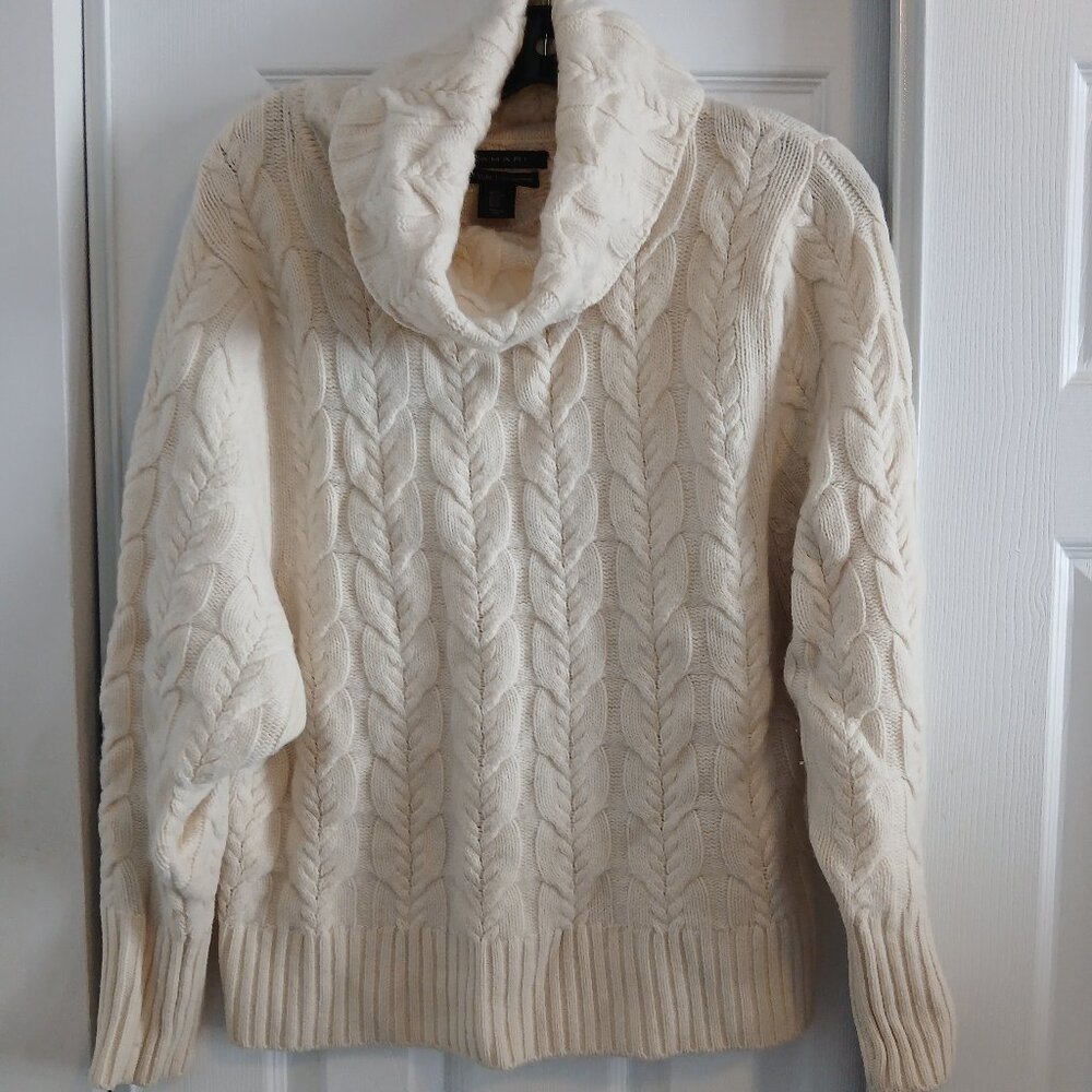 Tahari 💯 Luxe Cashmere Cableknit Sweater